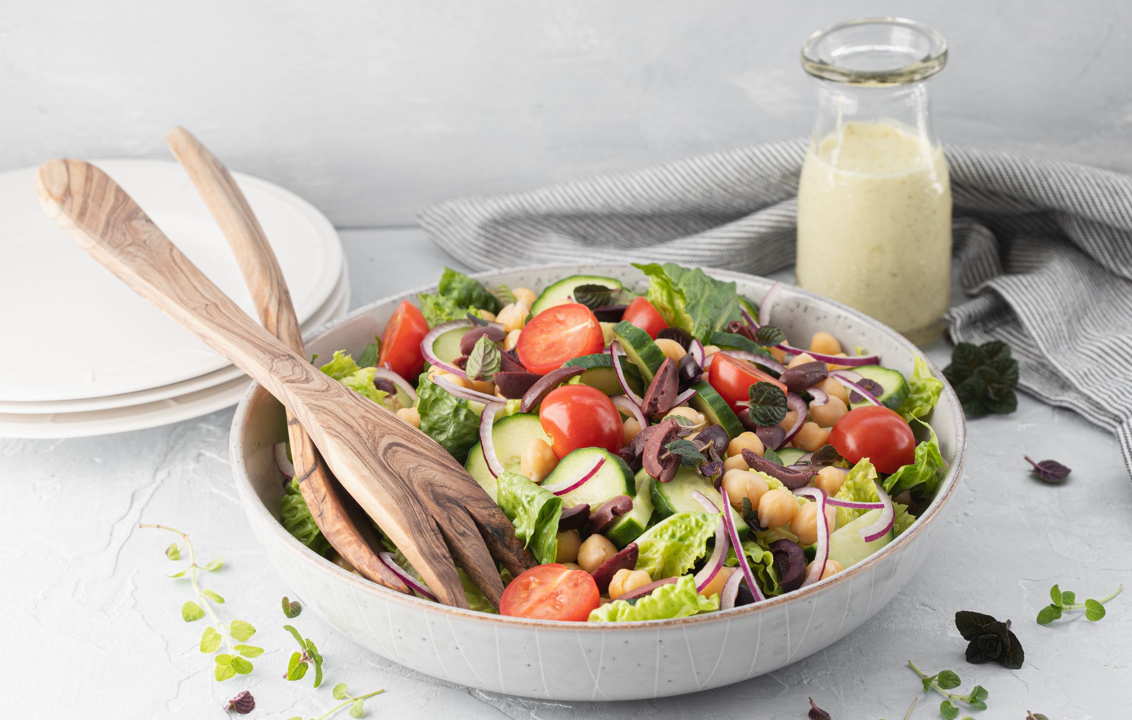 Greek Salad with Chickpeas-2